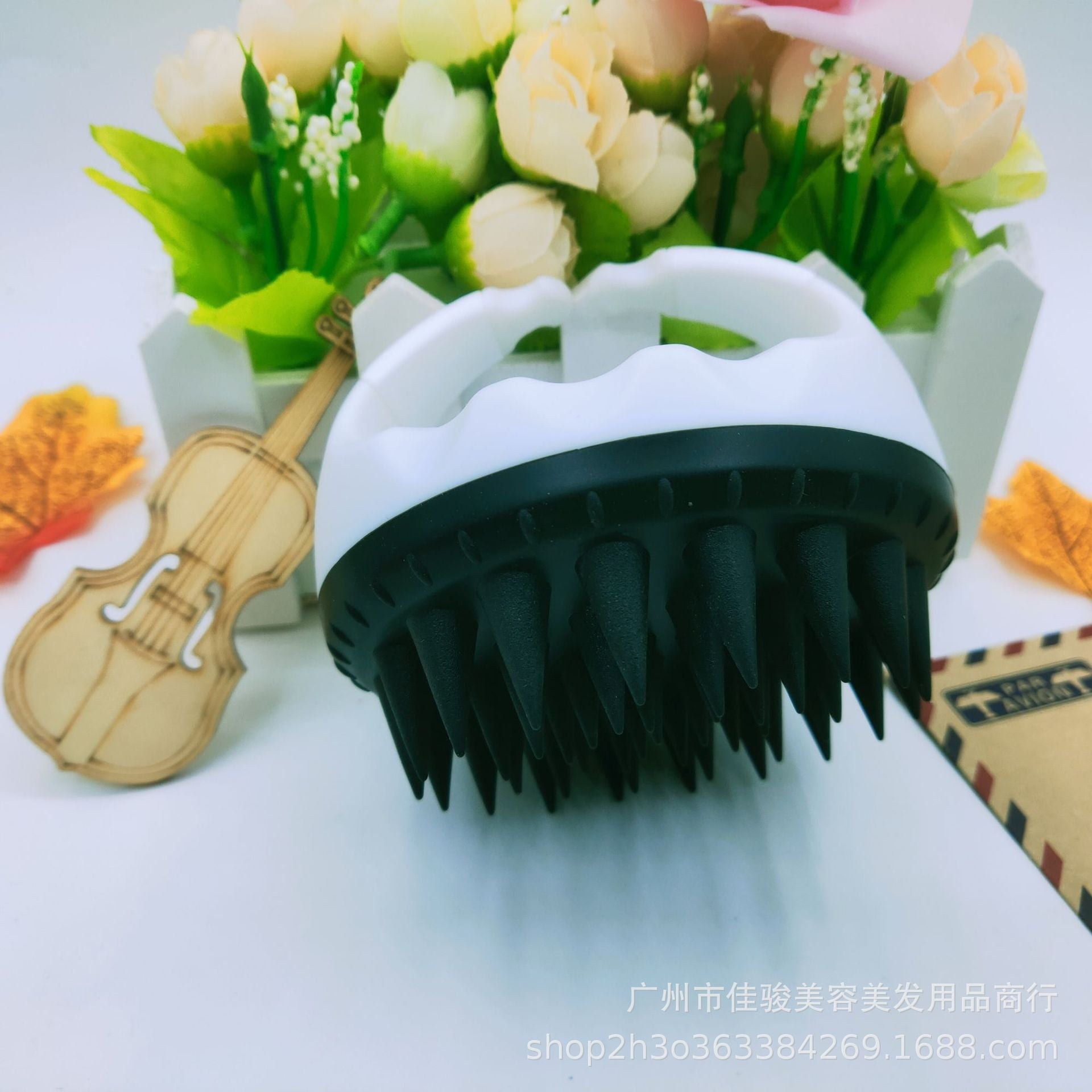 Hand-held Silicone Shampoo Brush Massage Brush Shampoo Comb Bath Massage Tool