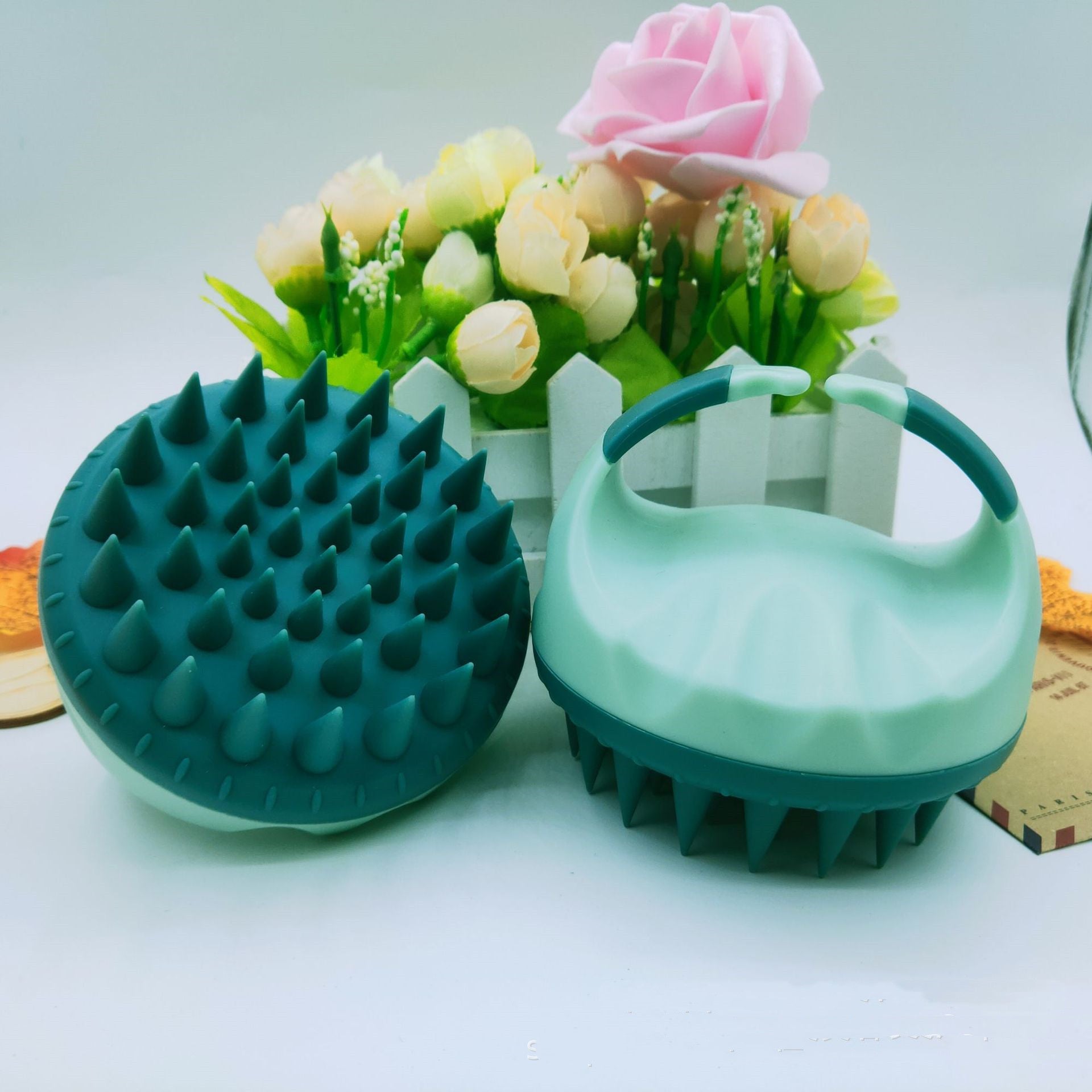 Hand-held Silicone Shampoo Brush Massage Brush Shampoo Comb Bath Massage Tool